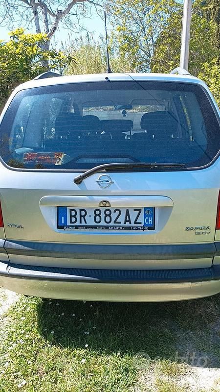 Usata Opel Zafira 101 CV (74 kW) 2001 Grigio Monovolume