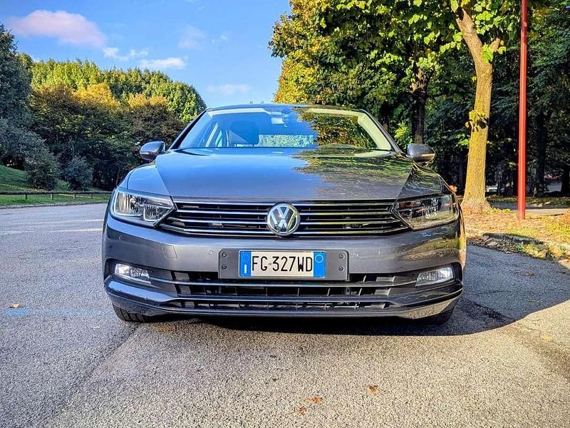 Usata VW Passat 150 CV (110 kW) 2017 Grigio Berlina