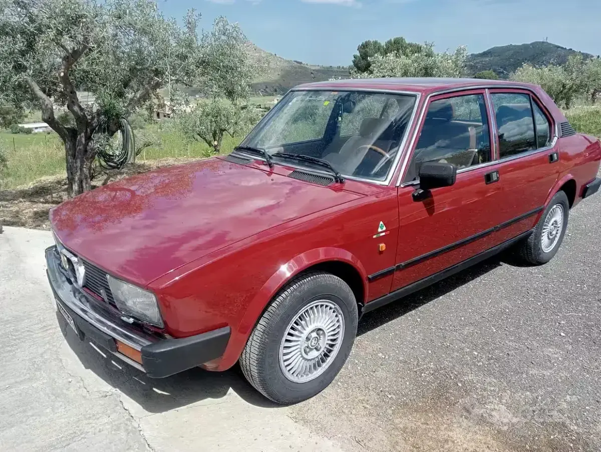 Usata Alfa Romeo Alfetta 130 CV (95 kW) 1970 Marrone Berlina