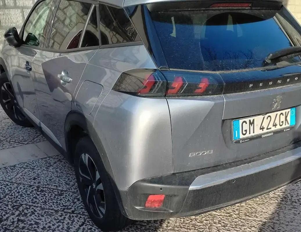 Usata Peugeot 2008 Allure 110 CV (80 kW) 2022 SUV