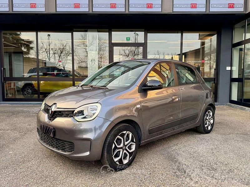 Usata Renault Twingo Zen 65 CV (47 kW) 2024 Grigio Utilitaria