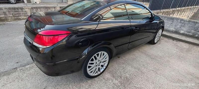 Usata Opel Astra Cabriolet Enjoy 150 CV (110 kW) 2008 Cabrio