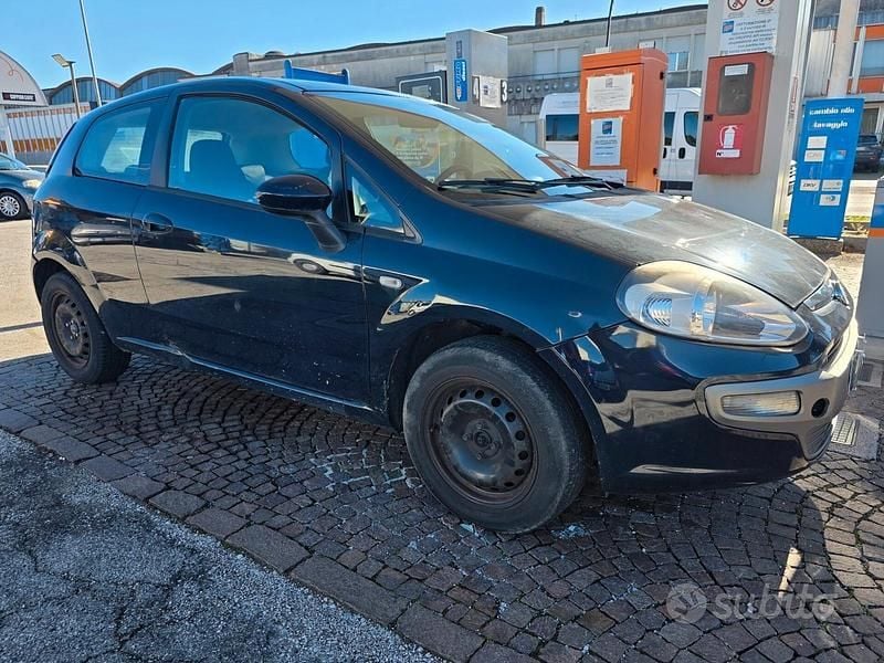 Usata Fiat Punto Evo Dynamic 77 CV (56 kW) 2009 Blu Utilitaria