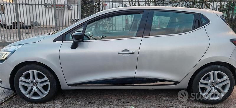 Usata Renault Clio V Zen 90 CV (66 kW) 2019 Blu Berlina