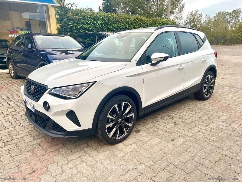 Nuova Seat Arona Black Edition 95 CV (69 kW) 2025 Bianco SUV