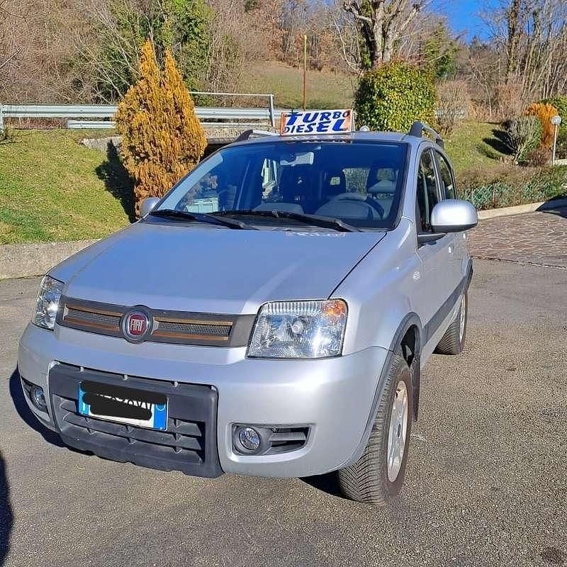 Argento Usata 2012 Fiat Panda 4x4 Climbing Due volumi | 6900 € (Buon prezzo) - Immagine 1/4