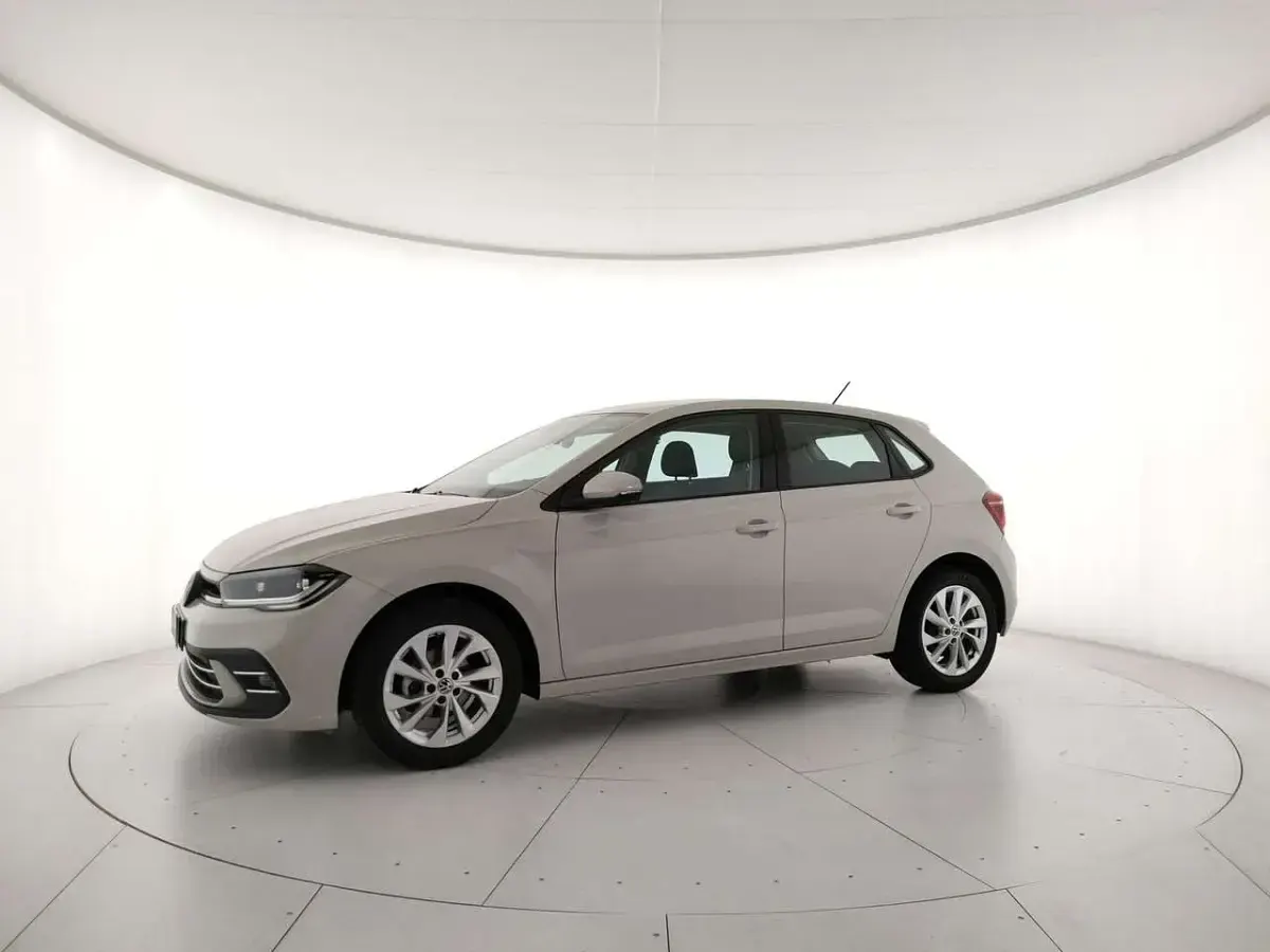 Usata VW Polo Style 95 CV (69 kW) 2023 6u ascot grey Utilitaria