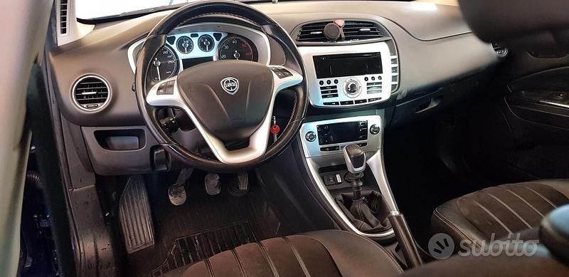 Usata Lancia Delta 105 CV (77 kW) 2012 Bianco Utilitaria