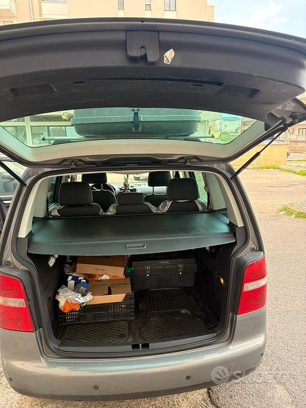 Usata VW Touran 136 CV (100 kW) 2003 Grigio Monovolume