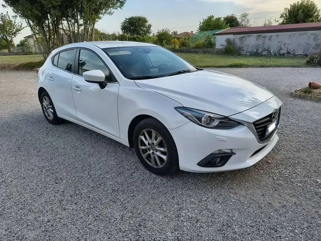 Usata Mazda 3 Evolve 105 CV (77 kW) 2016 Bianco Berlina