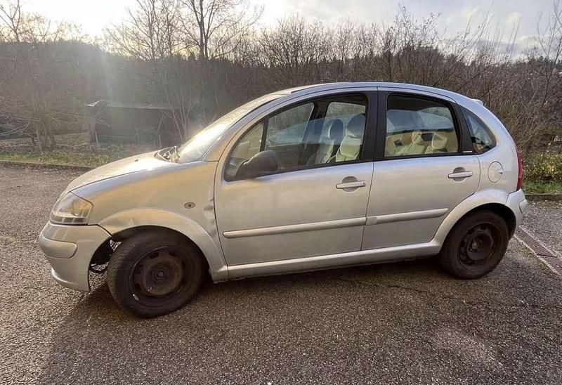Begagnad Citroën C3 Exclusive 68 HK (50 kW) 2004 Sedan