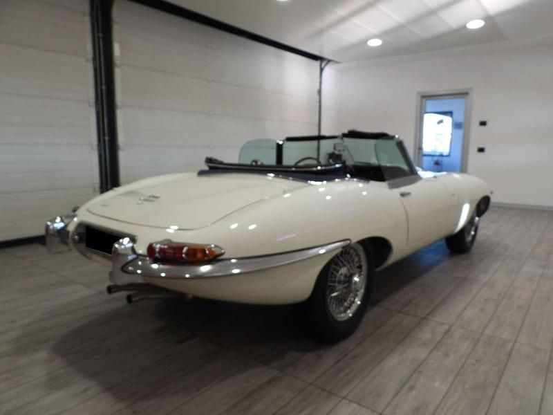 Usata Jaguar E-Type R 256 CV (188 kW) 1968 Bianco Cabrio