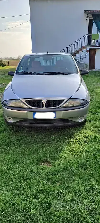 Usata Lancia Ypsilon 60 CV (44 kW) 2000 Grigio Utilitaria