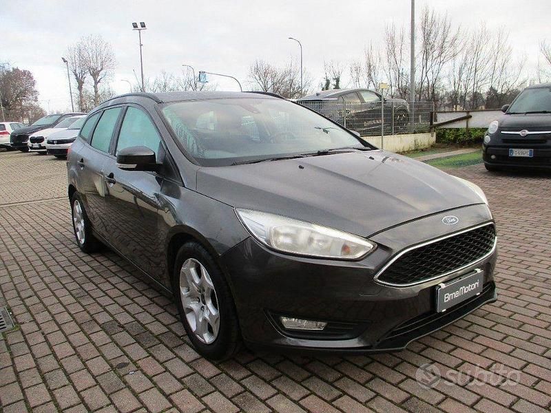 Usata Ford Focus 95 CV (69 kW) 2015 Grigio Station wagon