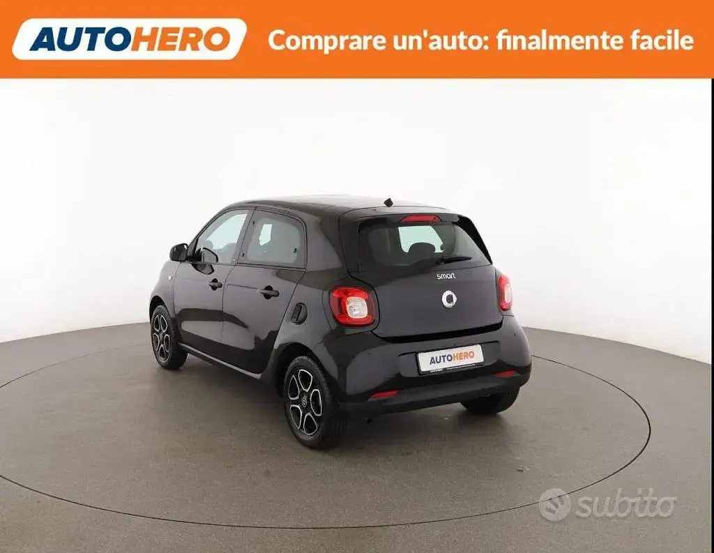 Usado Smart ForFour Basis 90 CV (66 kW) 2018 Negro Utilitario