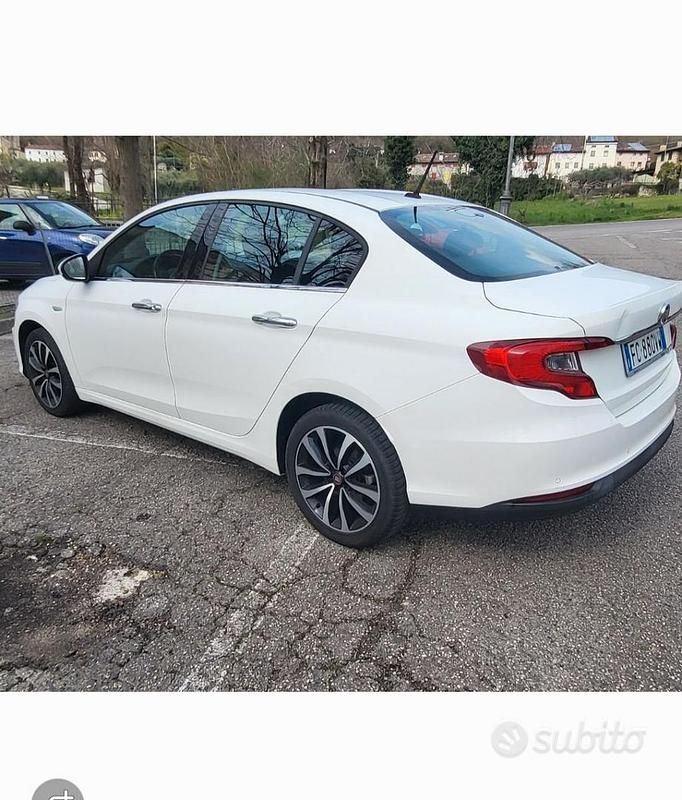 Usata Fiat Tipo 120 CV (88 kW) 2016 Bianco Berlina