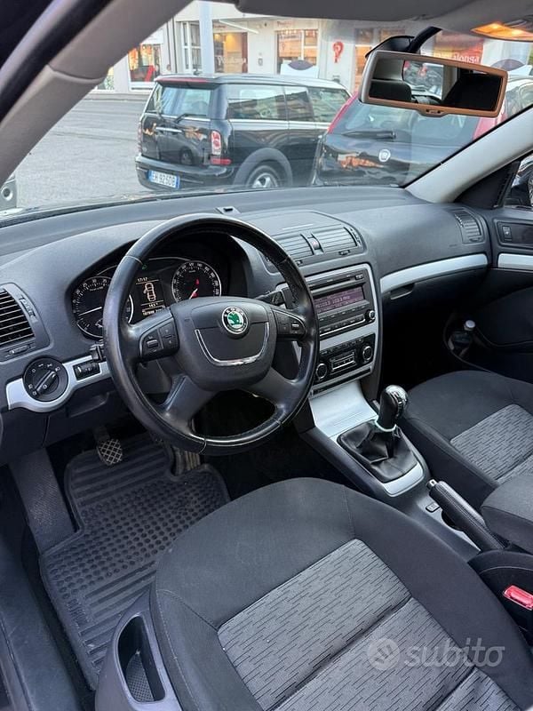 Usata Skoda Octavia Elegance 105 CV (77 kW) 2010 Nero Station wagon
