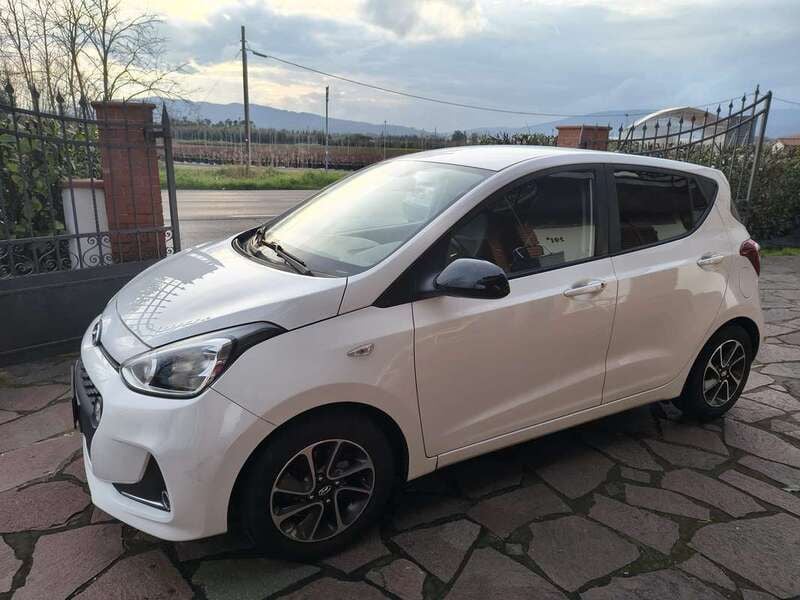 Bianco Usata 2019 Hyundai i10 Advanced Due volumi | 9500 € (Ottimo prezzo) - Immagine 1/4