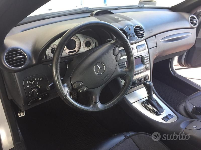 Usata Mercedes CLK320 218 CV (160 kW) 2011 Grigio Cabrio