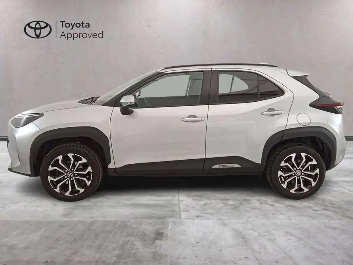 Usata Toyota Yaris Cross Trend 116 CV (85 kW) 2023 Argento SUV