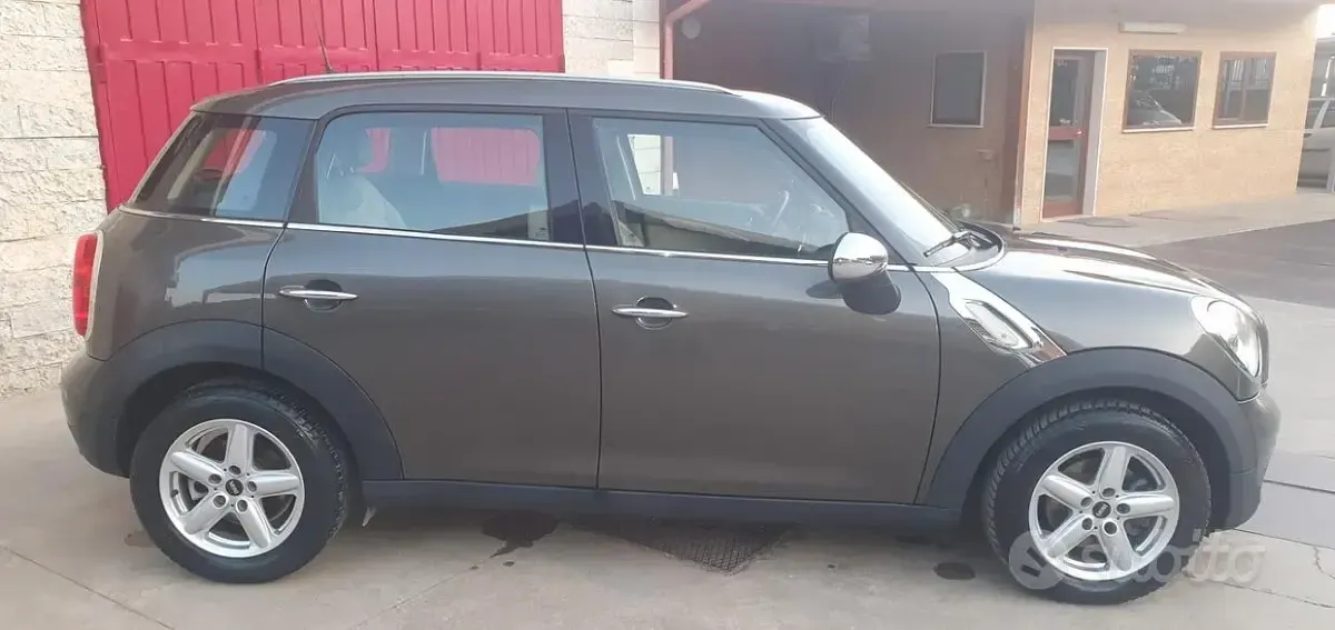 Usata Mini Cooper D Countryman 90 CV (66 kW) 2012 Grigio SUV