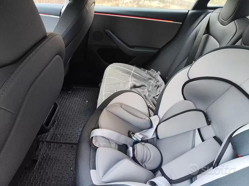 Usata Tesla Model 3 RWD 208 kW (283 CV) 2025 Bianco Berlina