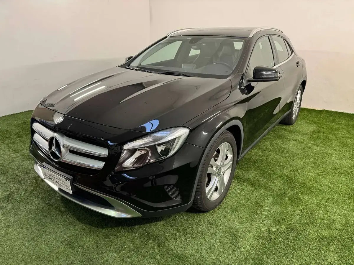Usata Mercedes GLA200 136 CV (100 kW) 2015 Nero SUV