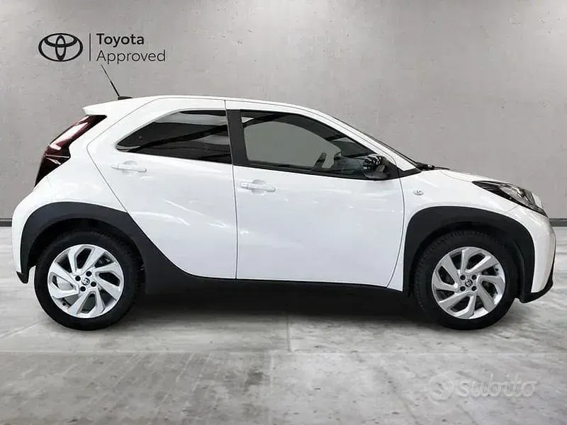 Usata Toyota Aygo X Active 72 CV (52 kW) 2024 Bianco SUV