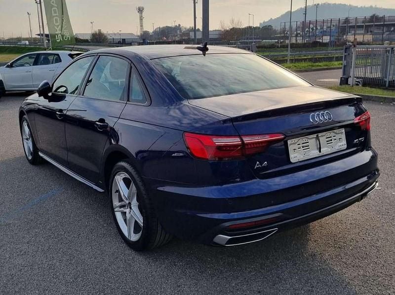 Usata Audi A4 Ambiente 204 CV (150 kW) 2022 Blu/azzurro Berlina