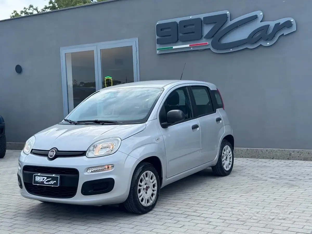 Usata Fiat Panda Lounge 69 CV (50 kW) 2020 Grigio Utilitaria