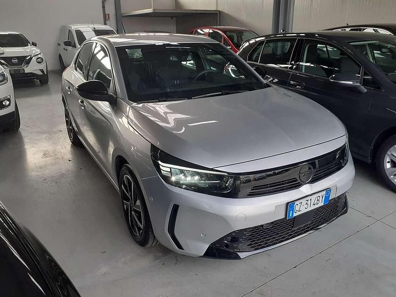 Usata Opel Corsa 101 CV (74 kW) 2025 Kristal silver Utilitaria