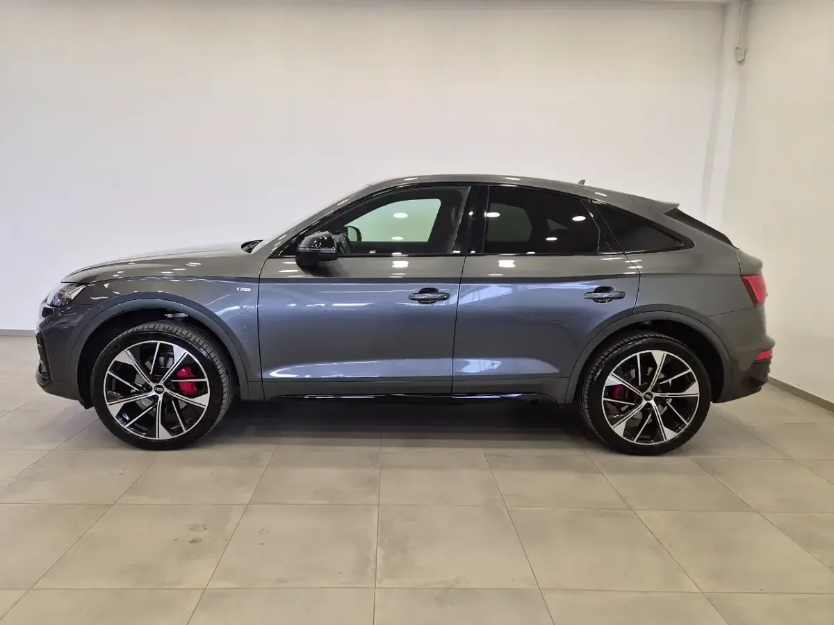Usata Audi Q5 Ambiente 204 CV (150 kW) 2021 Grigio SUV
