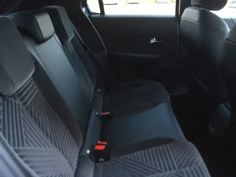 Nuova Lancia Ypsilon 110 CV (80 kW) 2025 Nero Utilitaria