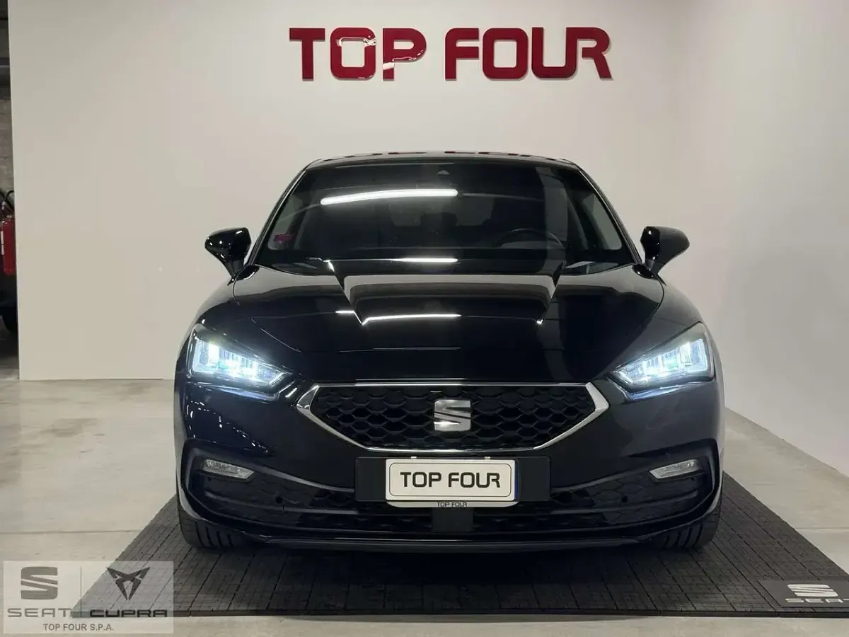 Usata Seat Leon Style 131 CV (96 kW) 2022 Nero Berlina