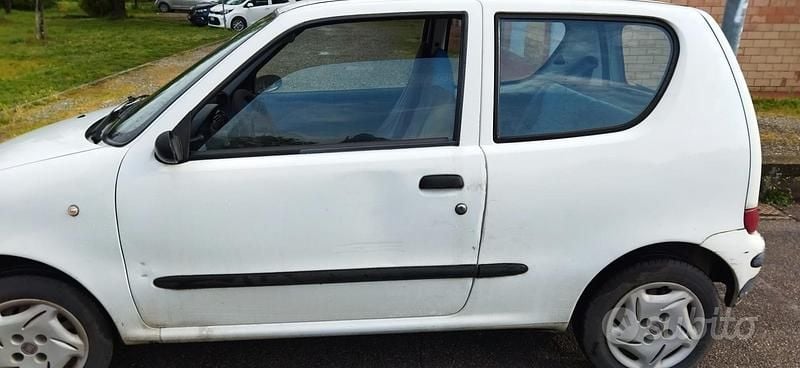 Usata Fiat 600 2002 Bianco Berlina