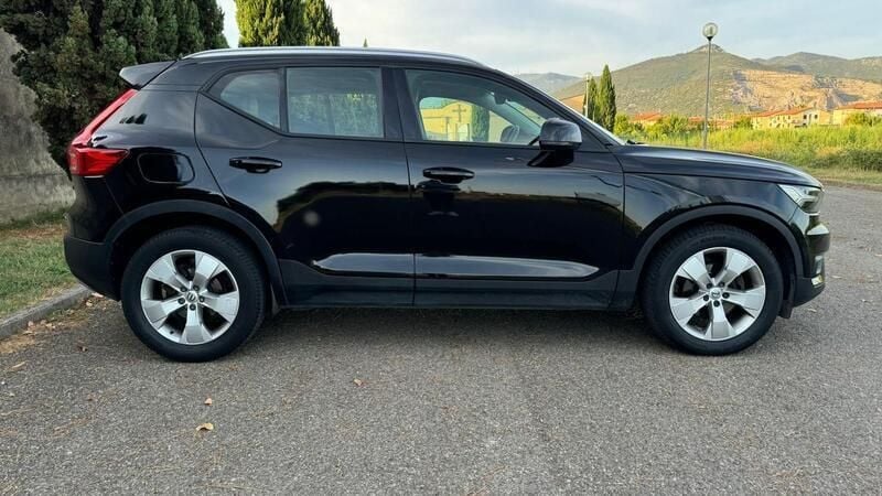 Usata Volvo XC40 Momentum 150 CV (110 kW) 2020 Nero SUV