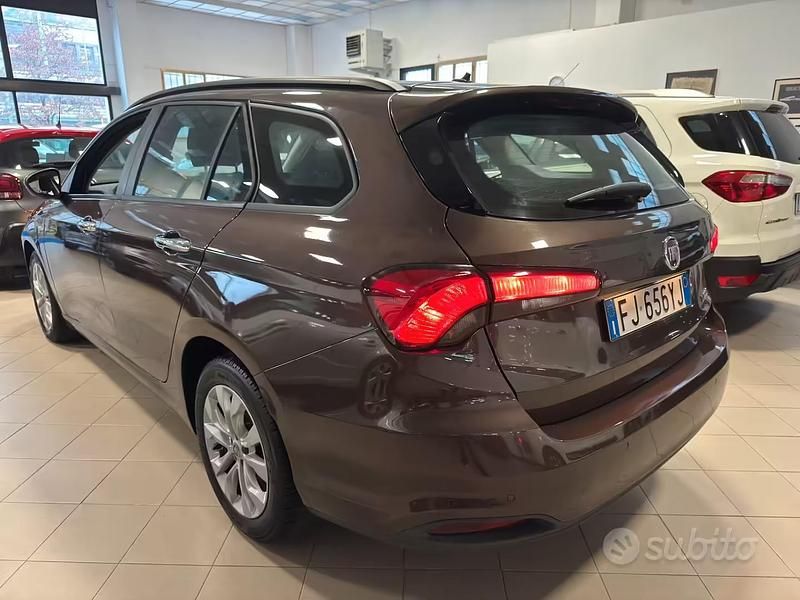 Usata Fiat Tipo Wagon 95 CV (69 kW) 2017 Marrone Station wagon