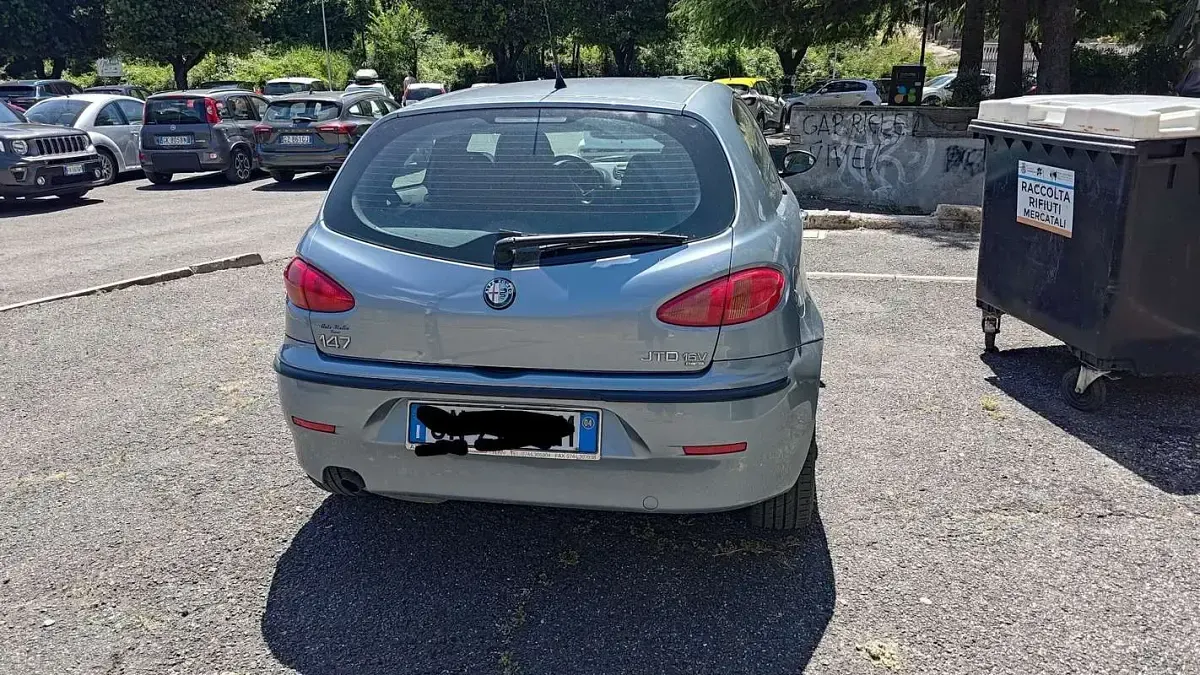 Usata Alfa Romeo 147 Distinctive 140 CV (102 kW) 2004 Utilitaria