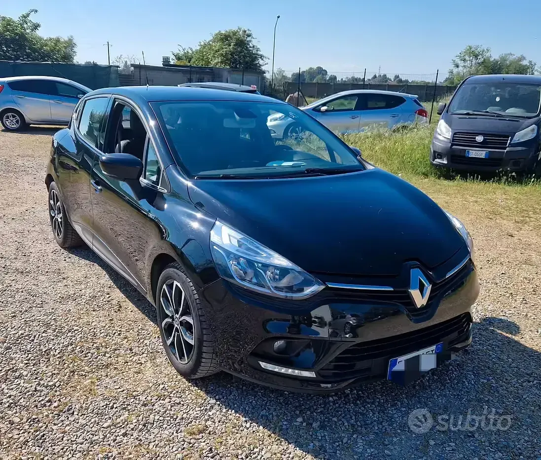 Second-hand Renault Clio IV 90 CP (66 kW) 2018 Negru Berlinǎ