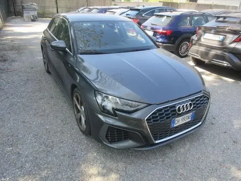 Usata Audi A3 Sportback S-Line 150 CV (110 kW) 2021 Grigio scuro Utilitaria