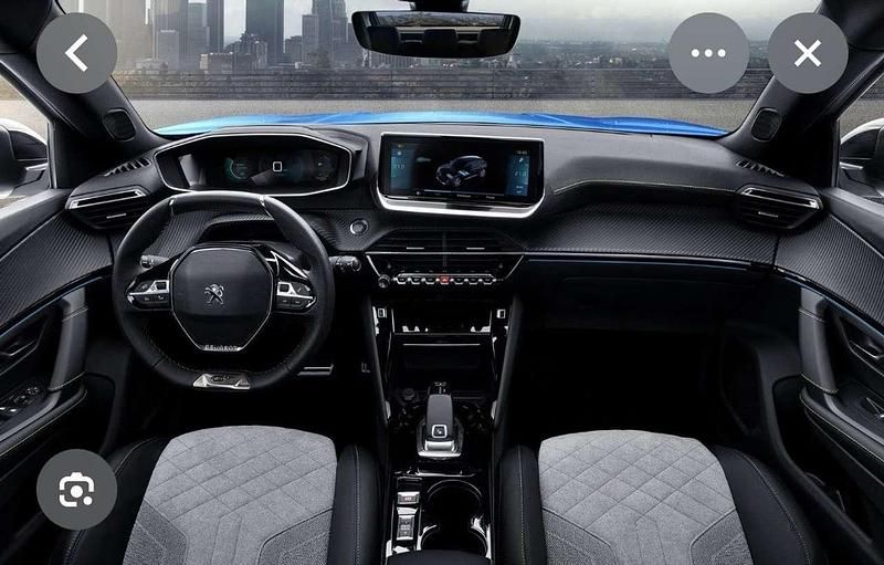Usata Peugeot 2008 Allure 136 CV (100 kW) 2023 Grigio SUV