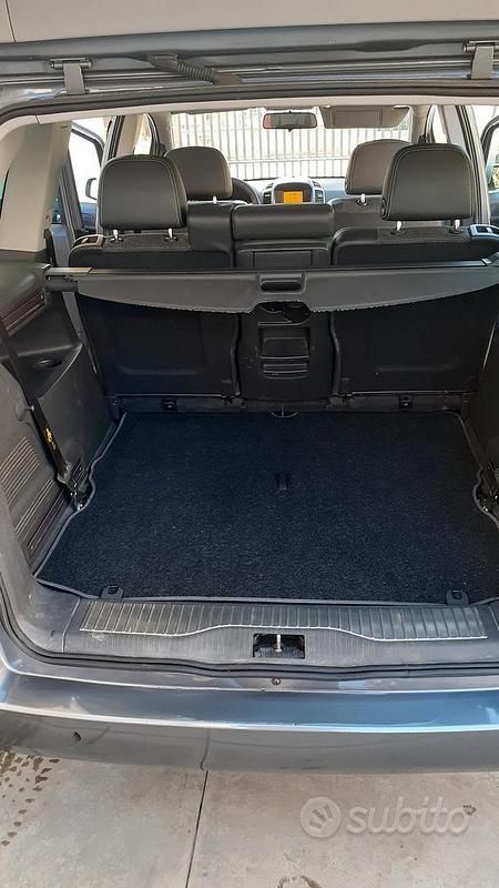Usata Opel Zafira 125 CV (91 kW) 2007 Monovolume