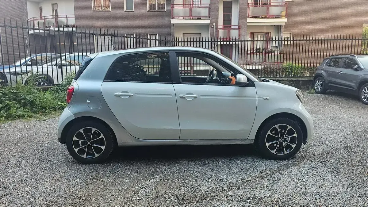 Usata Smart ForFour 71 CV (52 kW) 2015 Bianco Utilitaria