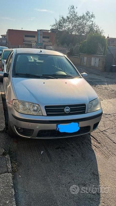 Usata Fiat Punto 60 CV (44 kW) 2005 Grigio Utilitaria