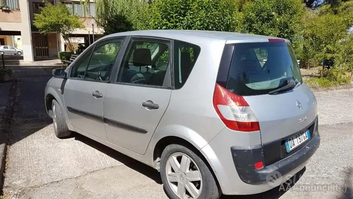 Usata Renault Scenic E-Tech 115 CV (84 kW) 2007 Grigio Berlina