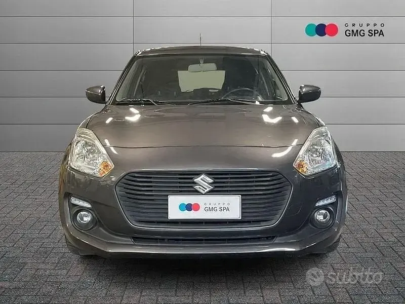 Usata Suzuki Swift Cool 90 CV (66 kW) 2020 Grigio Utilitaria