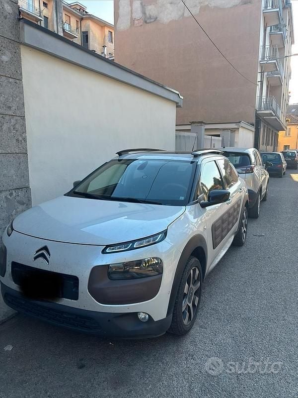 Usata Citroën C4 Cactus Shine 82 CV (60 kW) 2016 Bianco Utilitaria