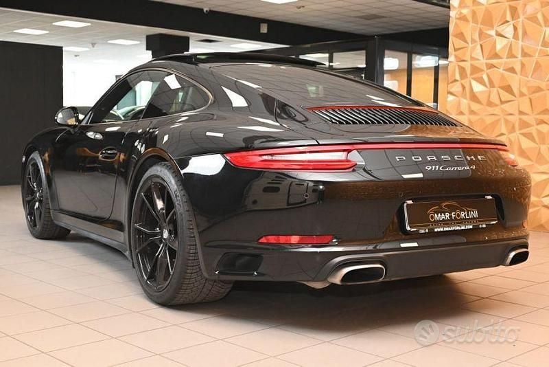 Usata Porsche 911 Carrera 4 370 CV (272 kW) 2017 Nero profondo/full pelle nera Coupé