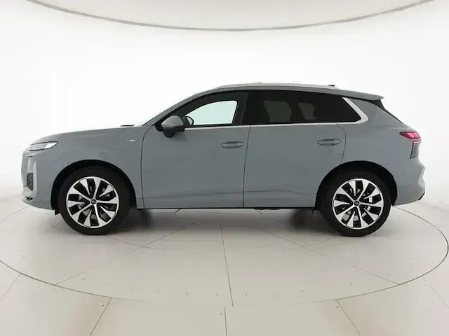 Nuova Audi Q3 S-Line 150 CV (110 kW) 2025 Grigio freccia perla SUV