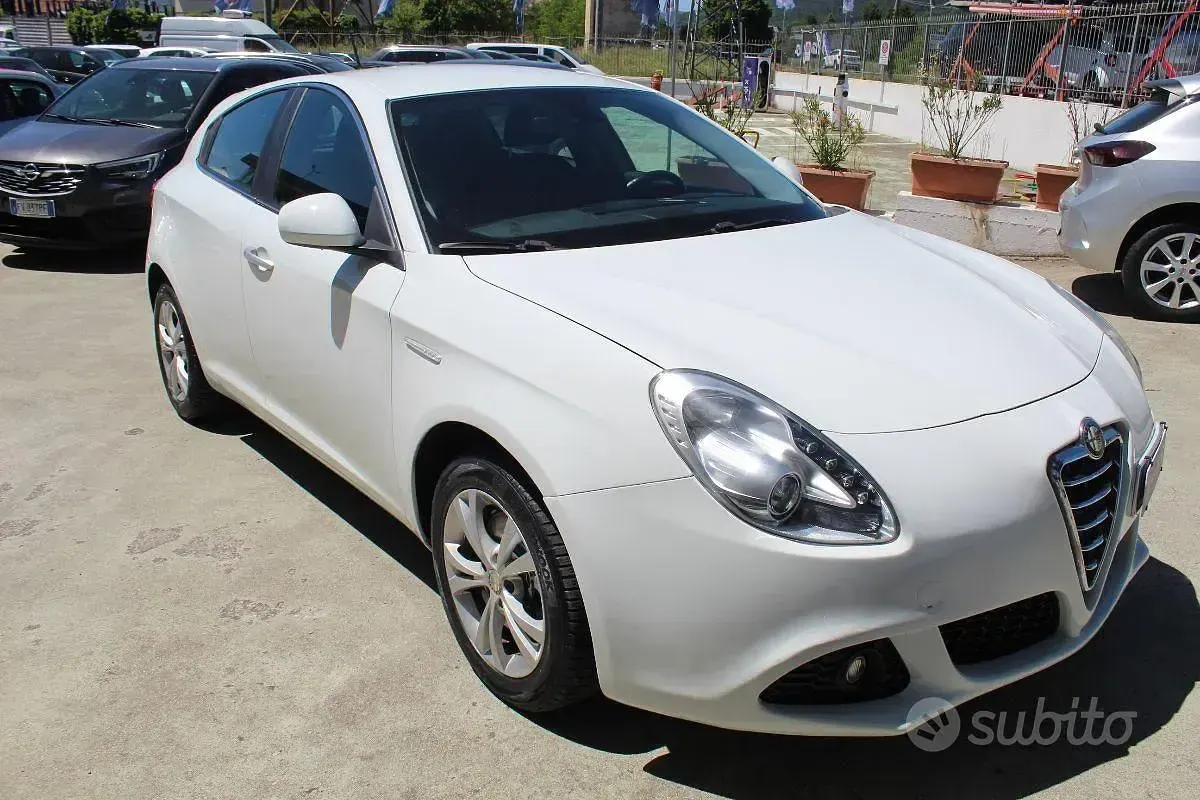 Usata Alfa Romeo Giulietta 169 CV (124 kW) 2010 Bianco Utilitaria